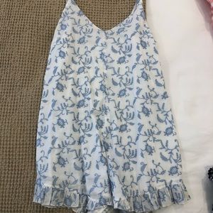 KENDALL & KYLIE blue floral romper